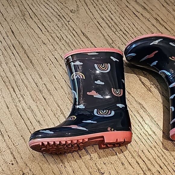 Toddler rain boot rainbow size 9 Carters - Picture 6 of 11
